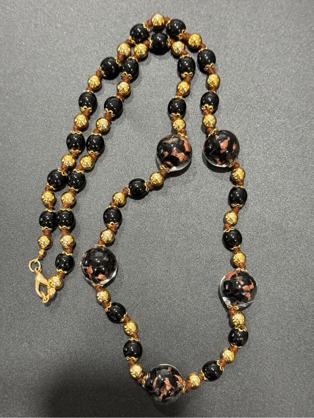 Vintage Italian Venetian Murano Art Glass Gold Foil Beaded Necklace Hand Knotted - Picture 6 of 10